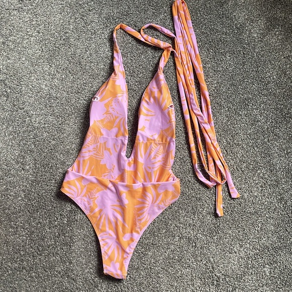 Pink Lily bathing suit, size Lg - Picture 7 of 11